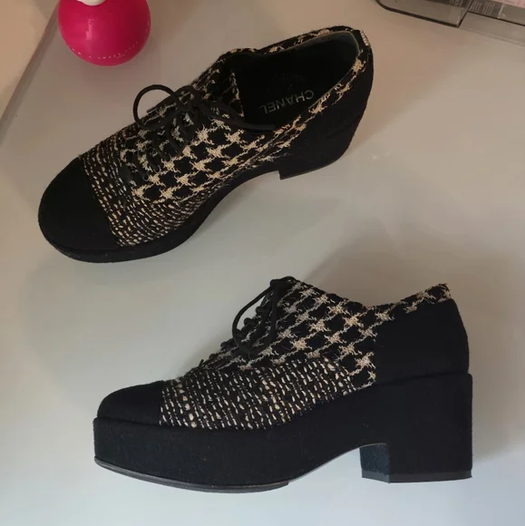 SOLD 💔 Chanel Tweed Lace Up Platform Oxford Shoes - Picture 14 of 17